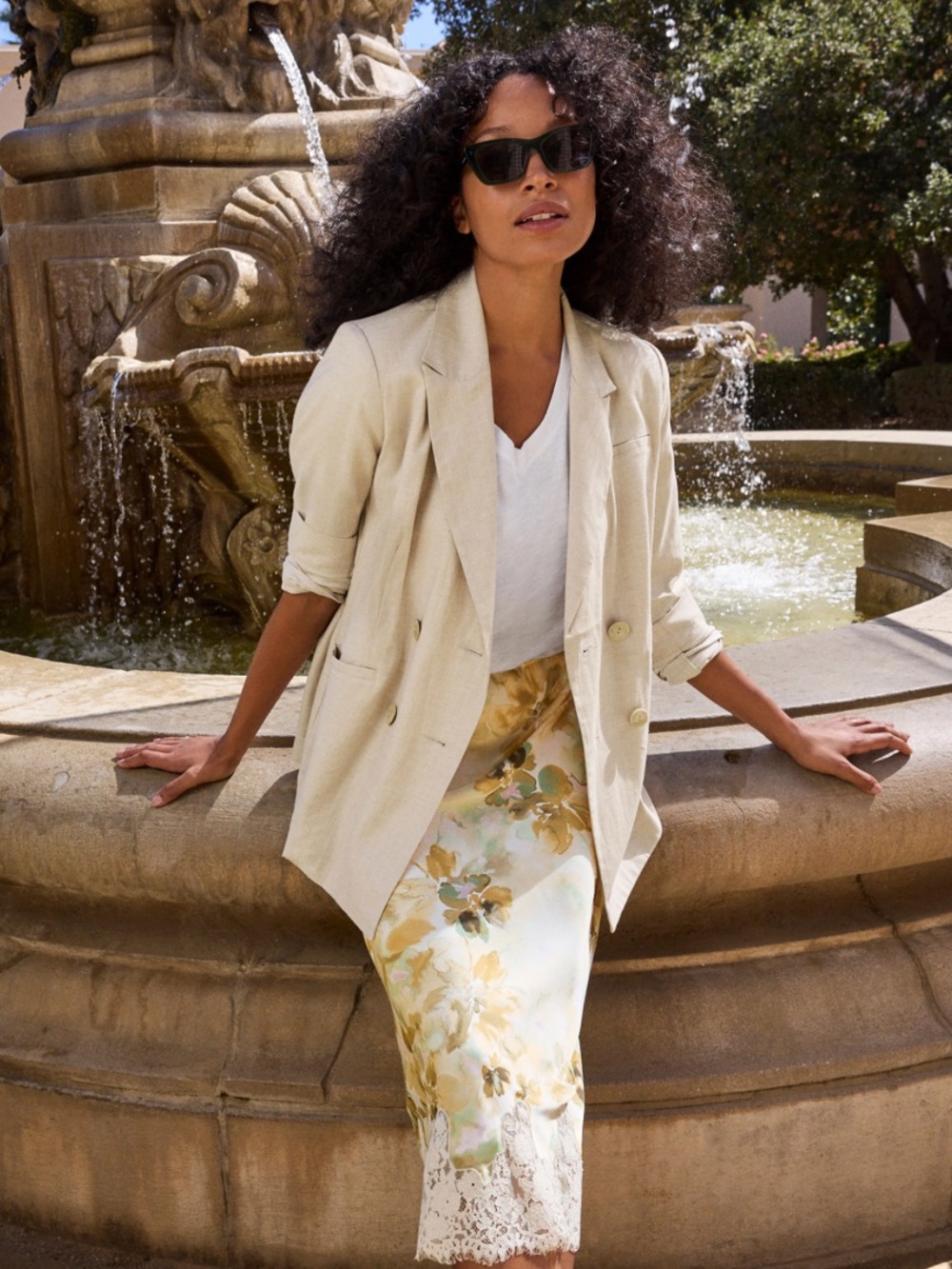 CAbi spring 2026 Pembroke Cream Double-Breasted Linen like Blend Blazer - Picture 2 of 6